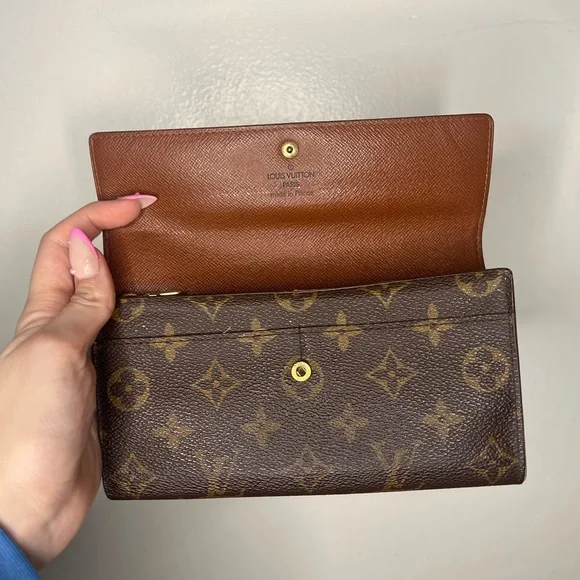 Authentic Louis Vuitton Wallet LV - Picture 6 of 11
